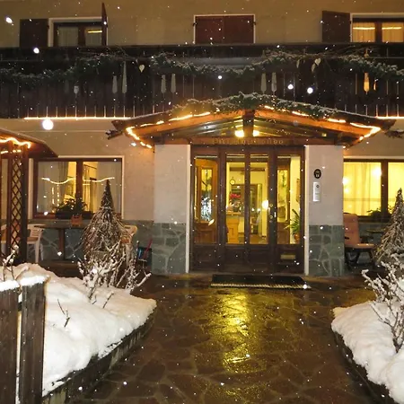 Hotell Piccolo 2*